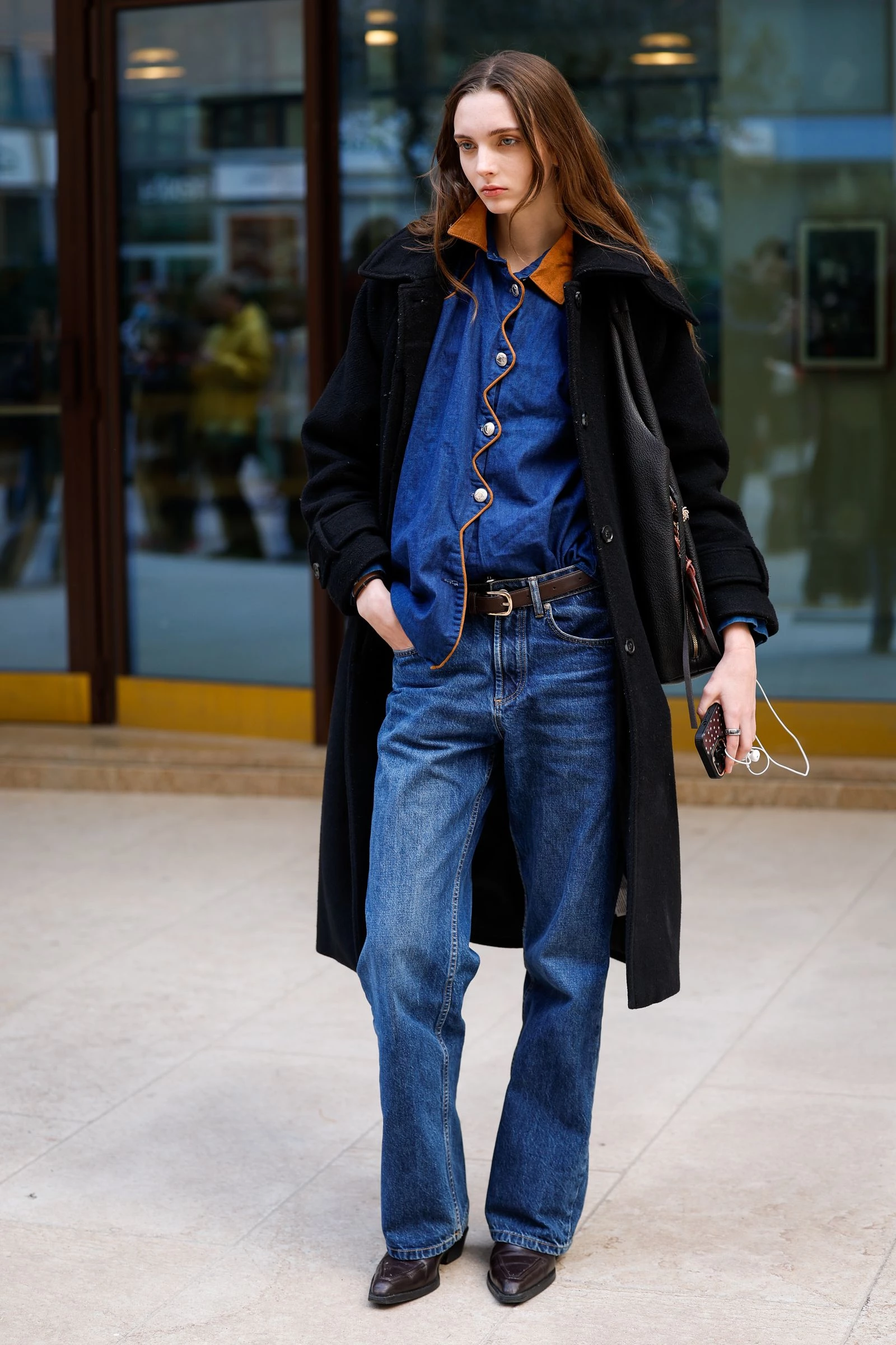 7 Chic Takes on Bell-Bottom Jeans This Autumn: 2025
3