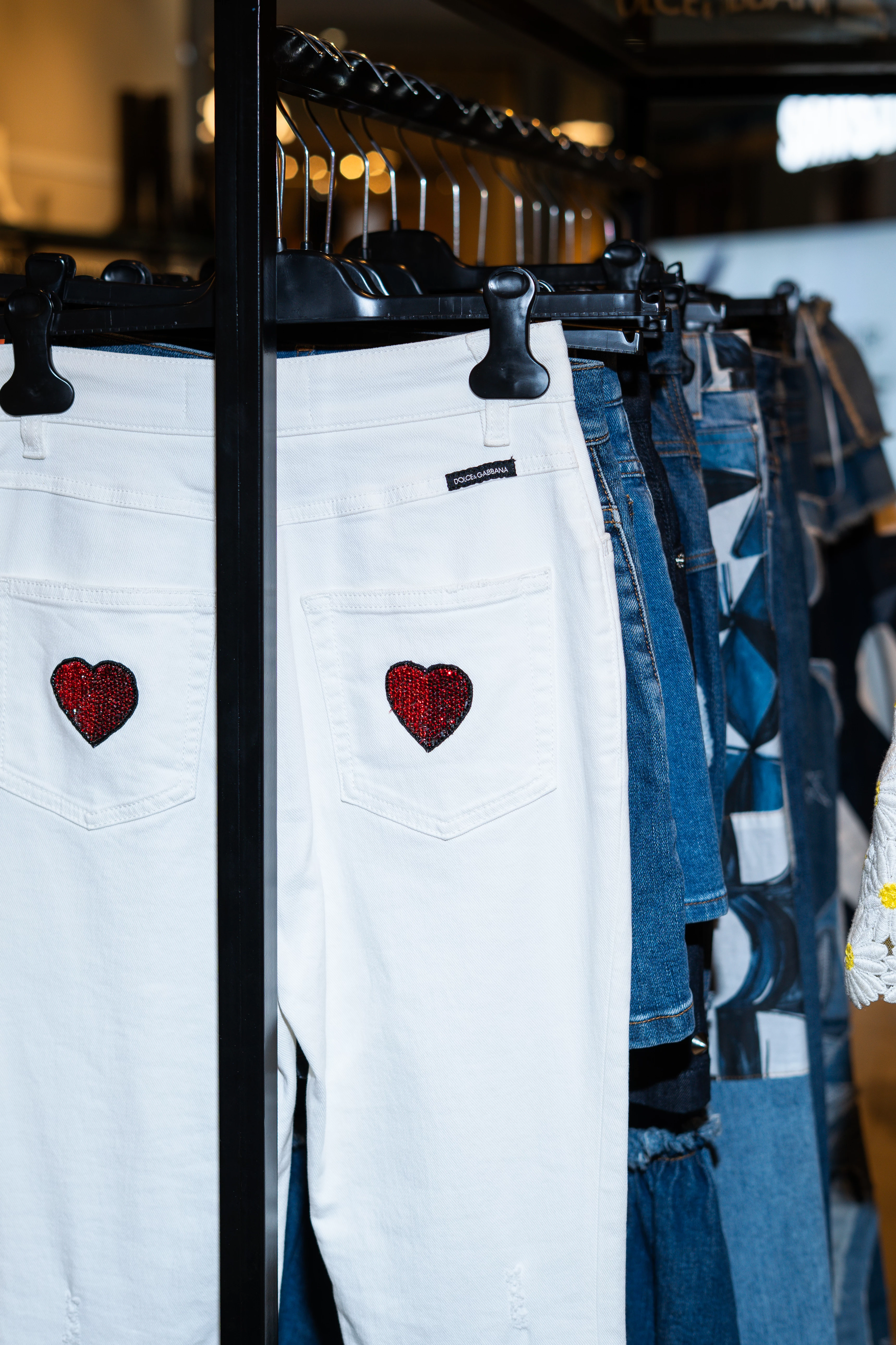 New Kyiv Spot: Retro Haven - Budget-Friendly High-End Goods Debut
8