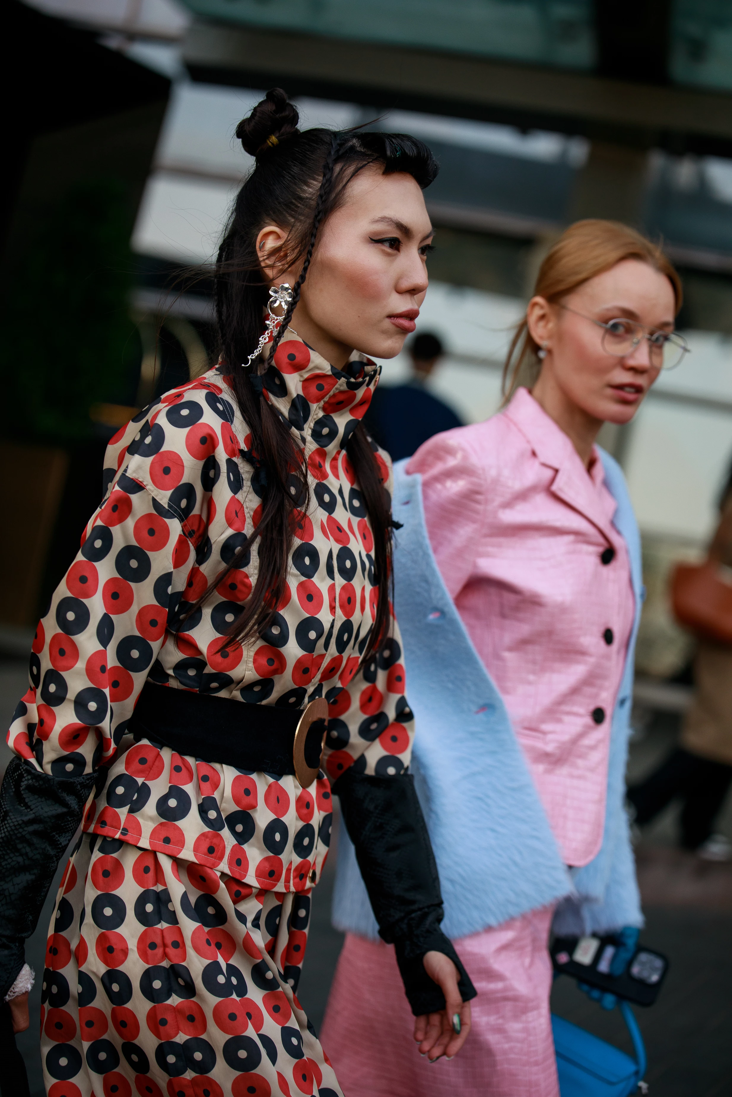Almaty Street Fashion: What Style Mavens Wear Around Town
2