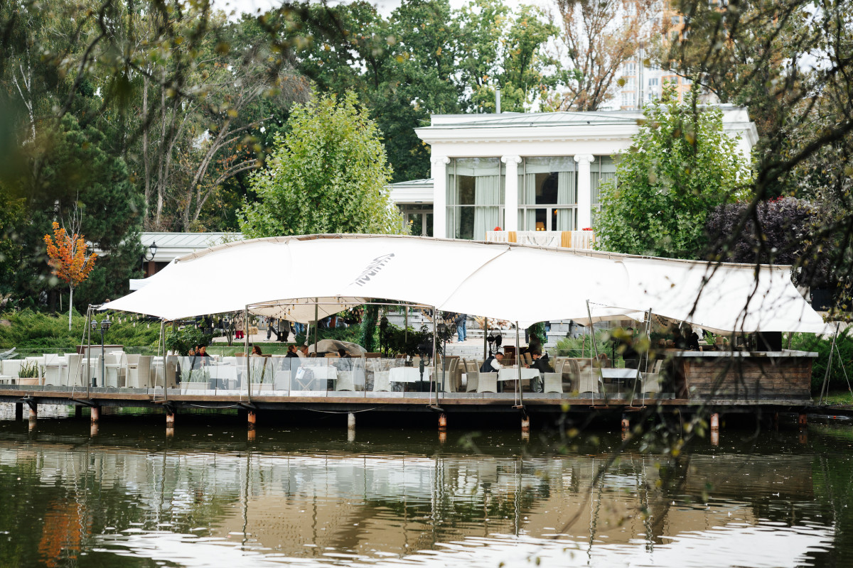 Prague Restaurant's Classic Fall Festival: A Recap
44
