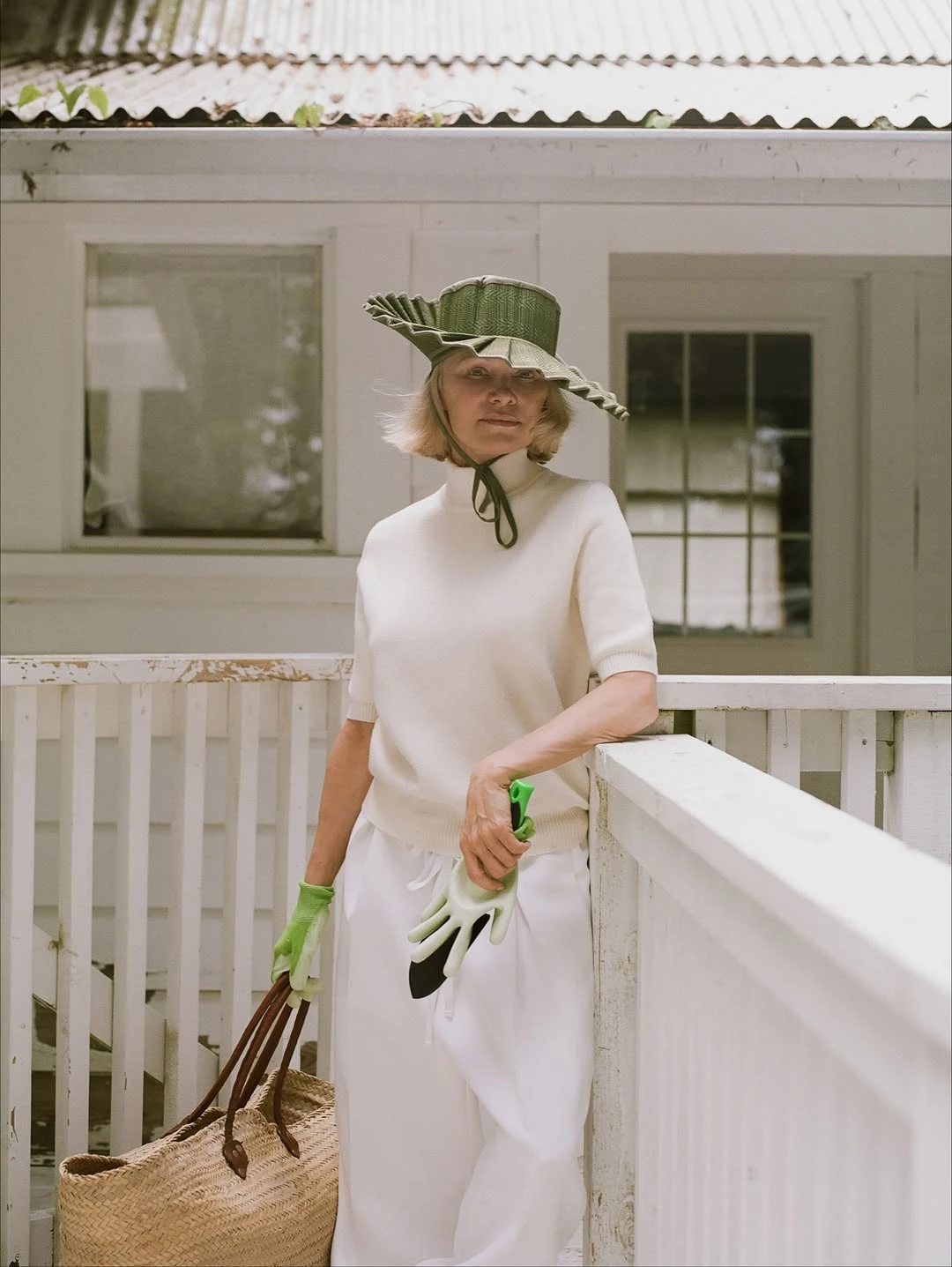 Visiting Pamela Anderson: the actor showed off her home on Uzberezhzhia3