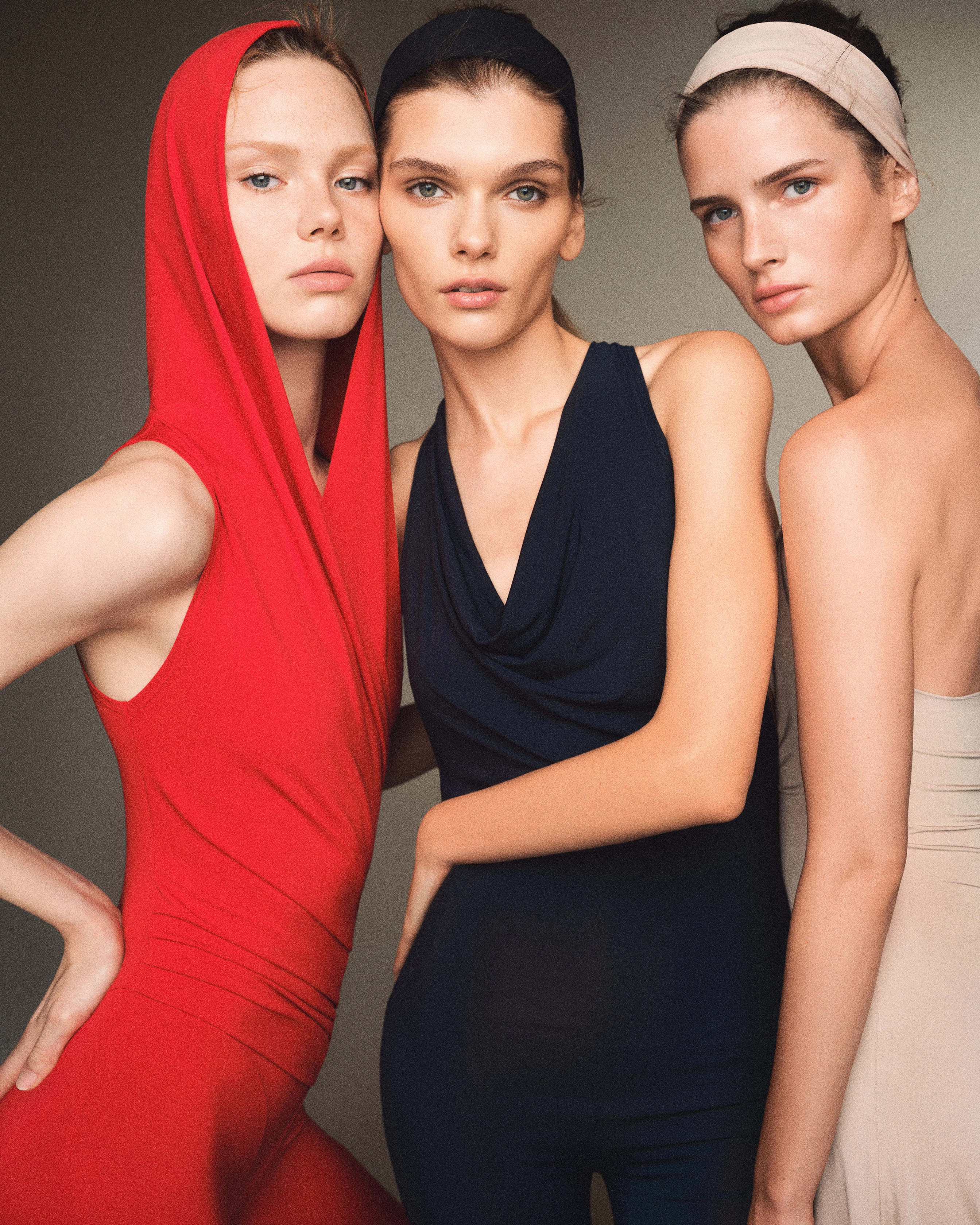 VIKA REZA (25), KAROLINA ROSSOSHANSKA (20) and KRISTIN ABIBULAYEVA (29). Three dresses made of wool and polyamide, all — Cili Nochi13