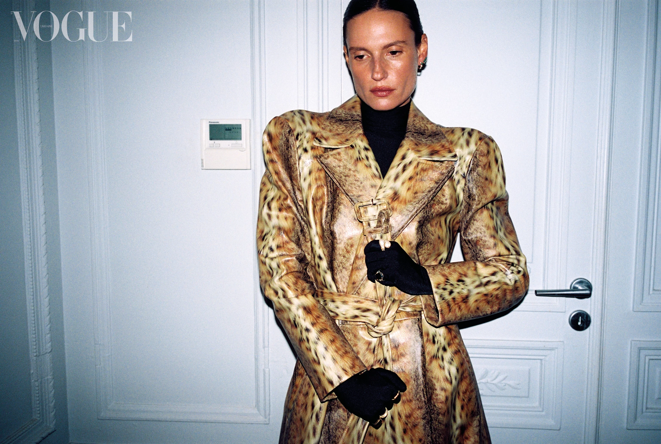 Leather coat, polyamide and elastane jumpsuit, ring, brass, opal, crystals, all – Balenciaga, ring, yellow gold, white diamonds, Bvlgari, ring, brass, crystals, vintage4