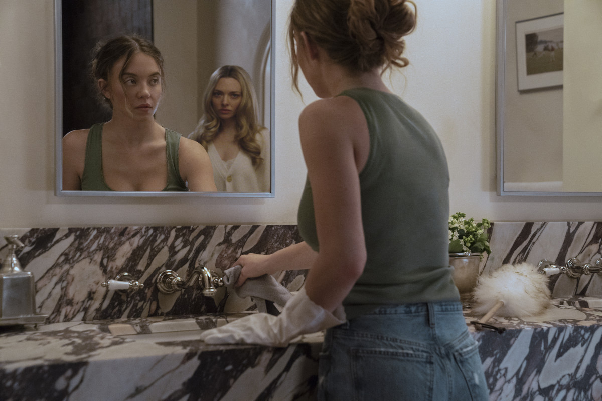 Amanda Seyfried and Sidney Sweeney in the film adaptation of BookTok bestseller The Handmaid5