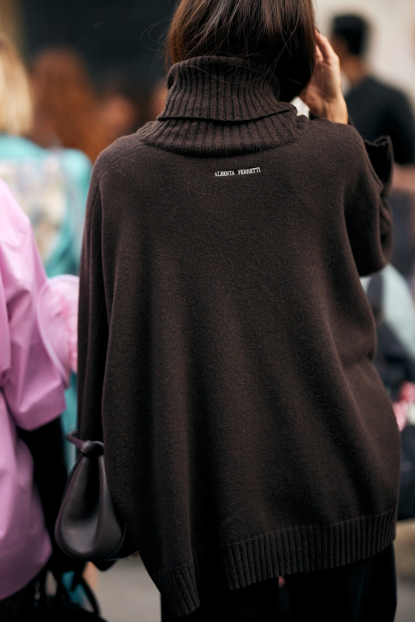 Urban Style: Brown Knitwear - Trendsetters' Guide to the Season's Key Piece and Shade
4