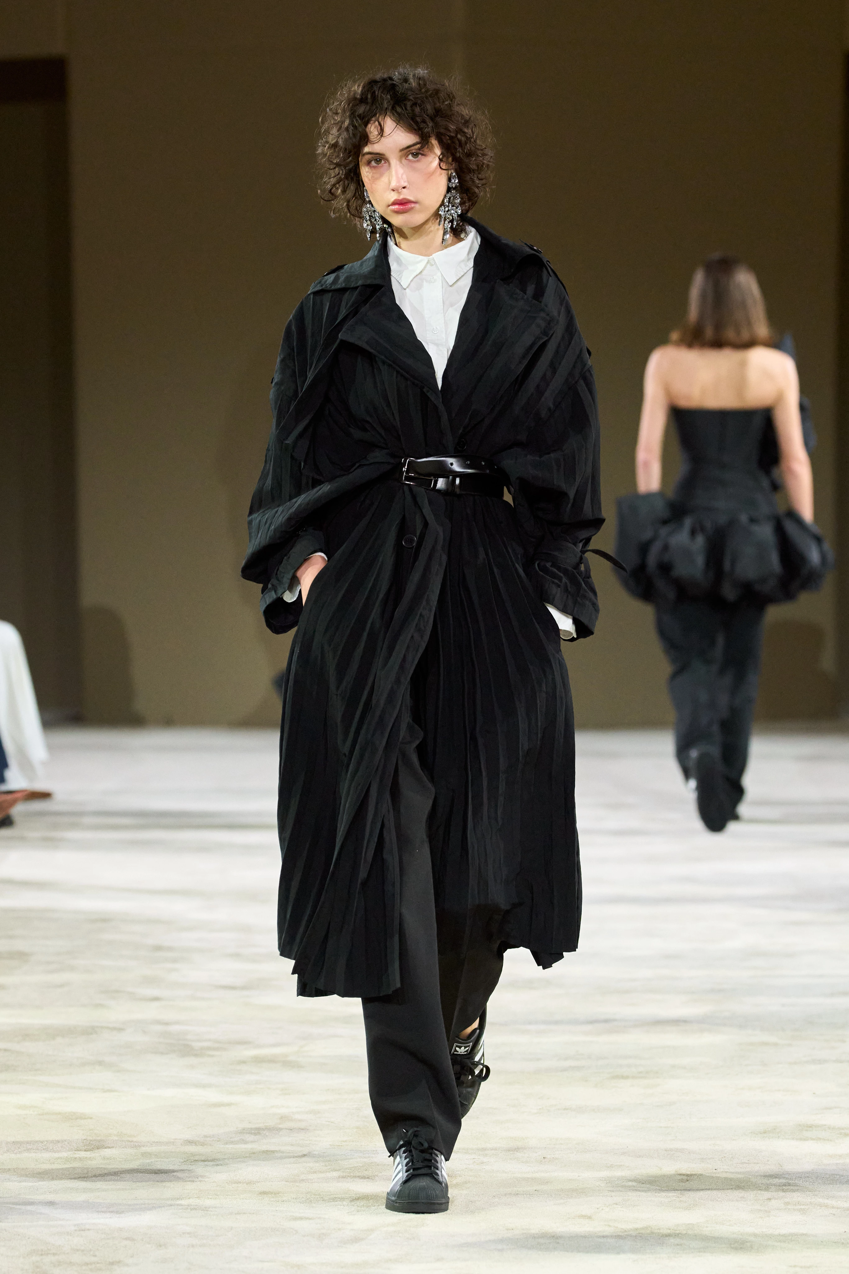 GUDU, a Ukrainian label, debuted its latest designs at Bucharest Fashion Week.
2