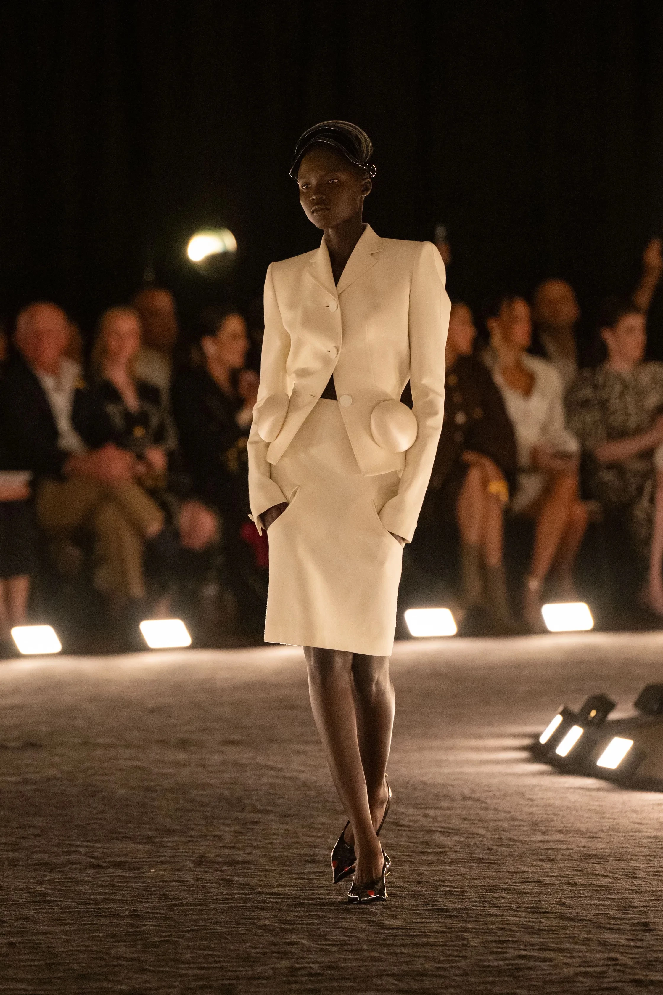 A Sculpted Vision: Schiaparelli's Spring/Summer '26 Debut
2