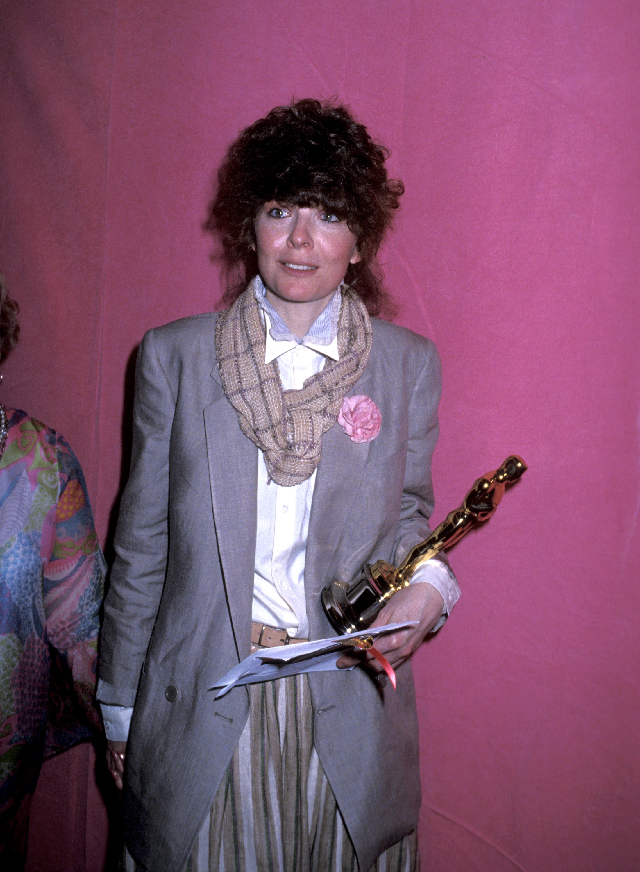 Diane Keaton gives up her first prize3