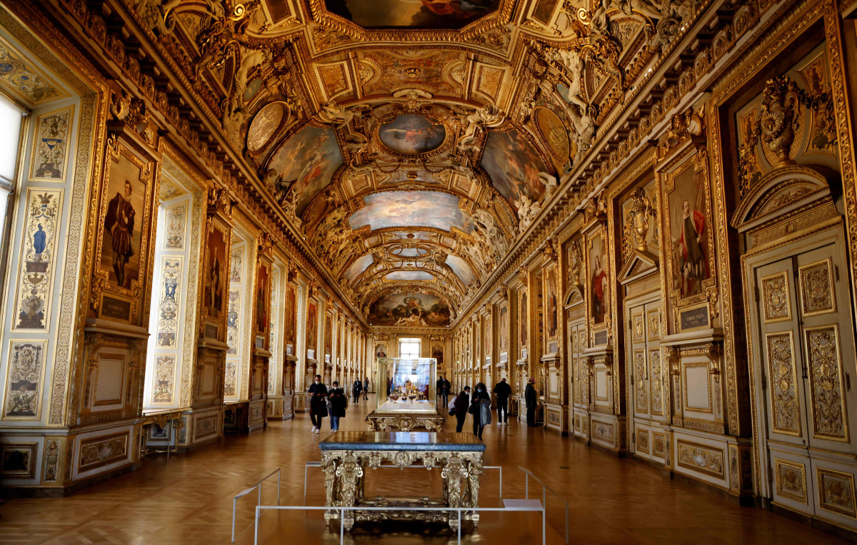The Louvre was robbed in Paris: what is known about the large-scale crime in one of the most famous museums in the world1