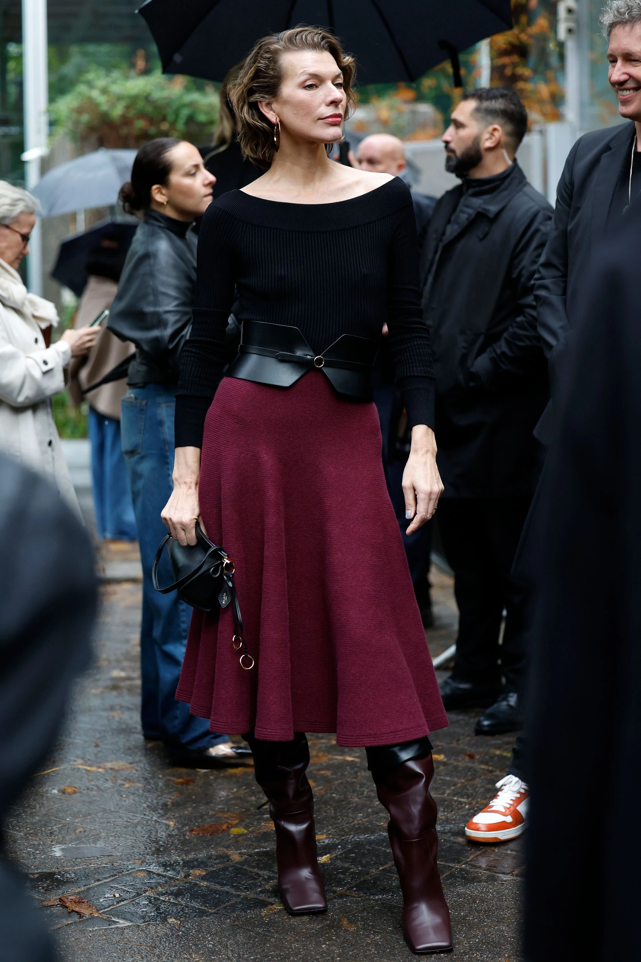 This autumn, ruby-red footwear is the height of fashion.
0