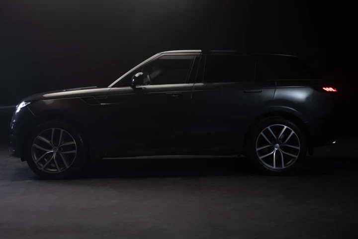 Swede is dynamic: Zirka fencing Olga Kharlan tests Range Rover Sport6