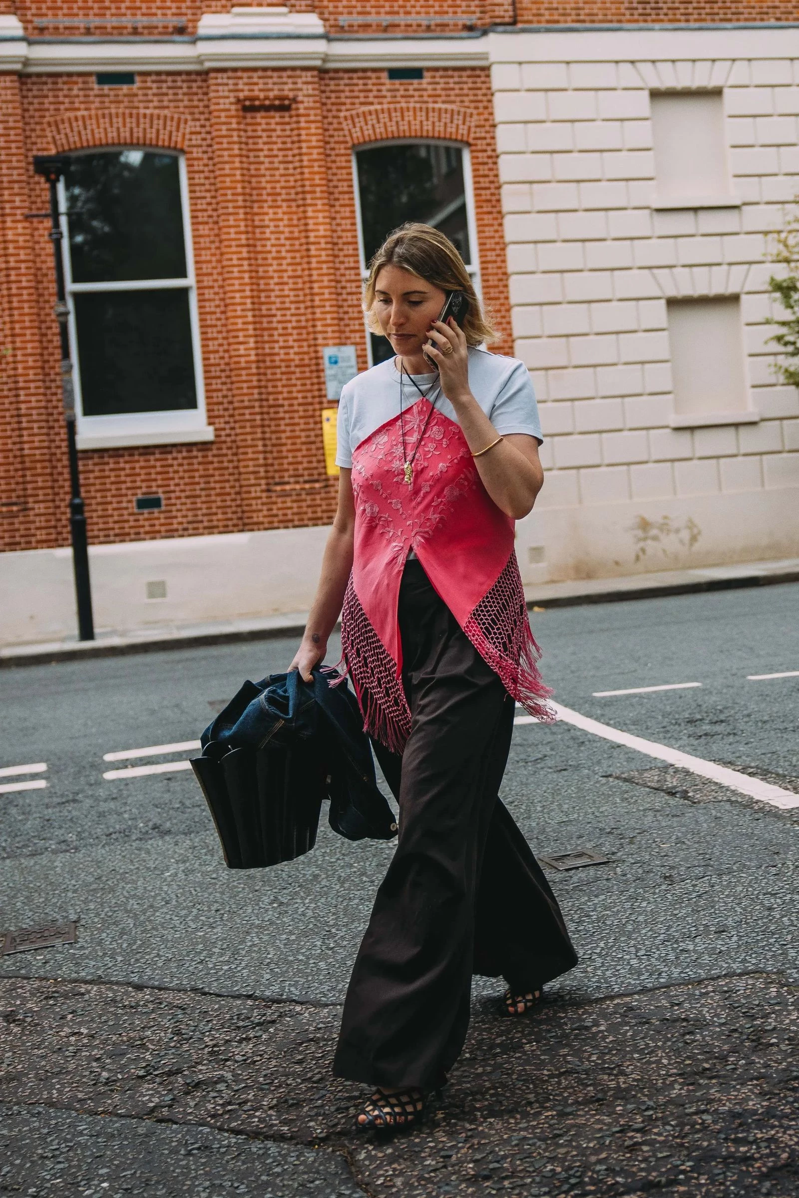 Nine chic layered ensembles for autumn '25
2