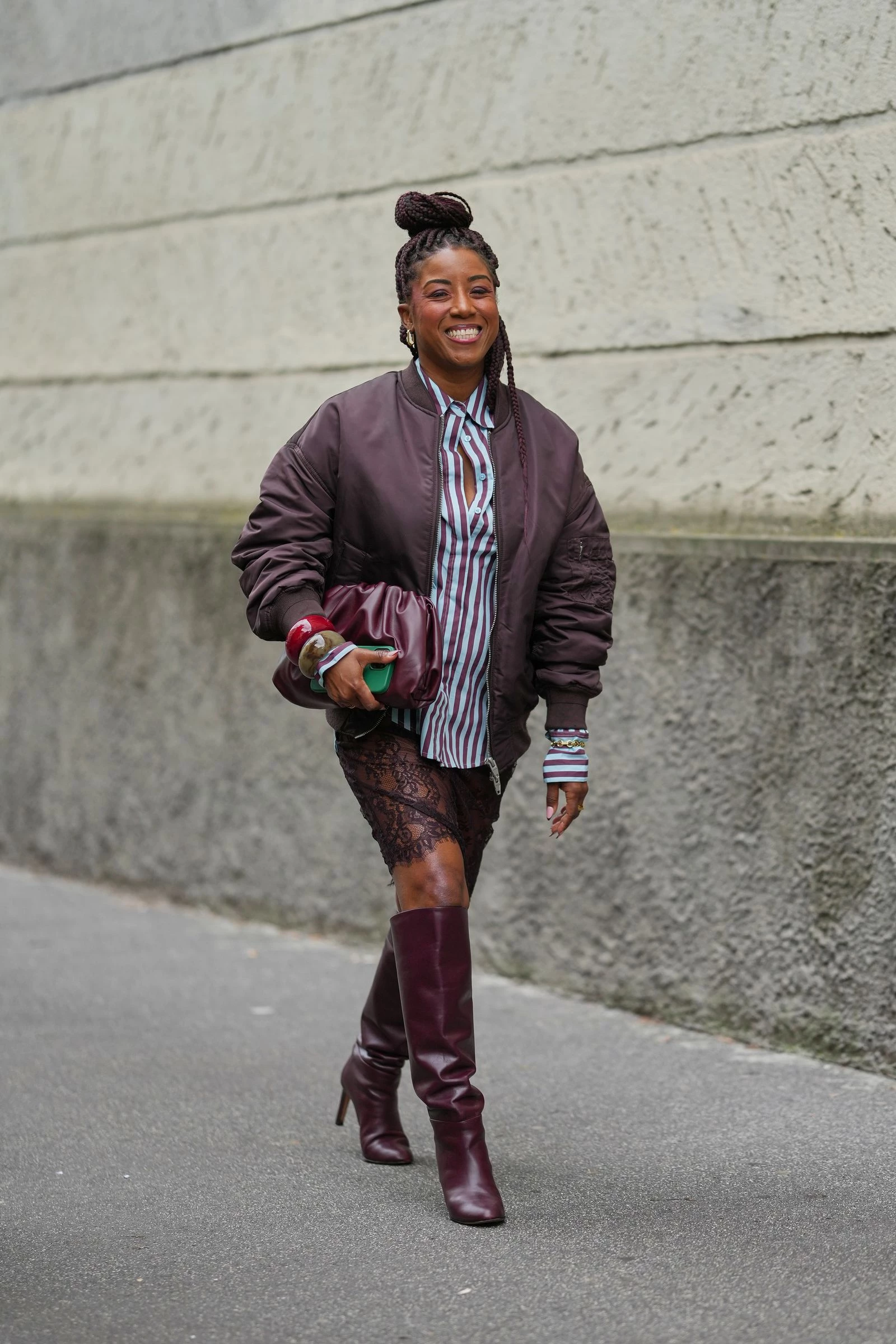 This autumn, ruby-red footwear is the height of fashion.
8