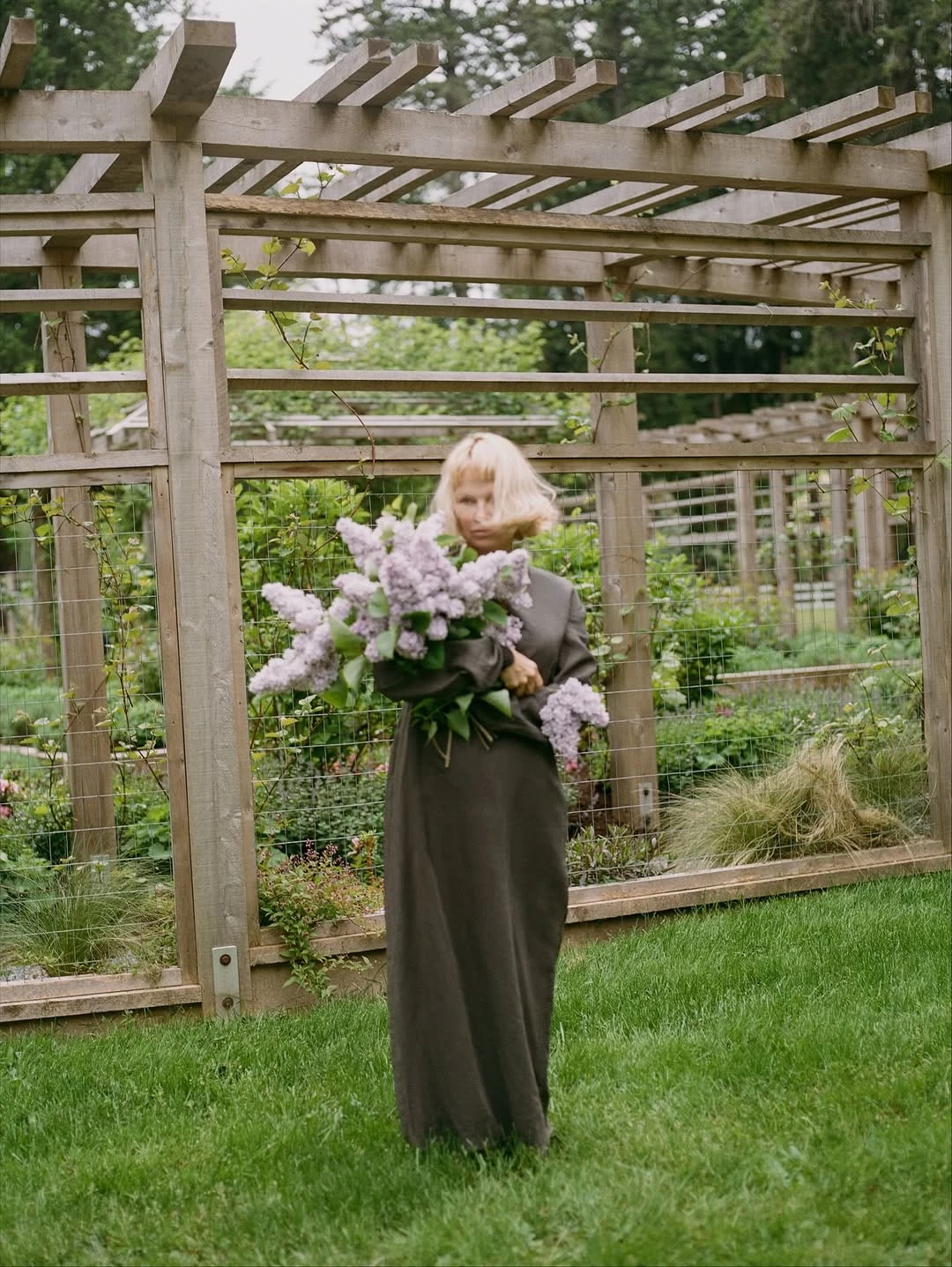 Visiting Pamela Anderson: the actor showed off her home on Uzberezhzhia4