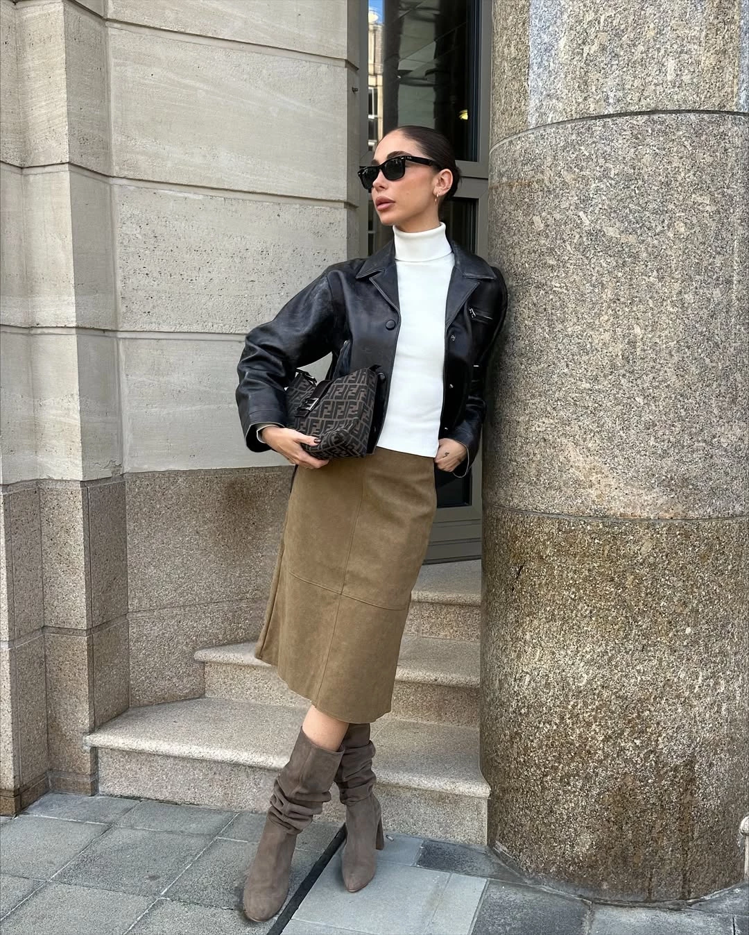 Instagram @ginazinaa3