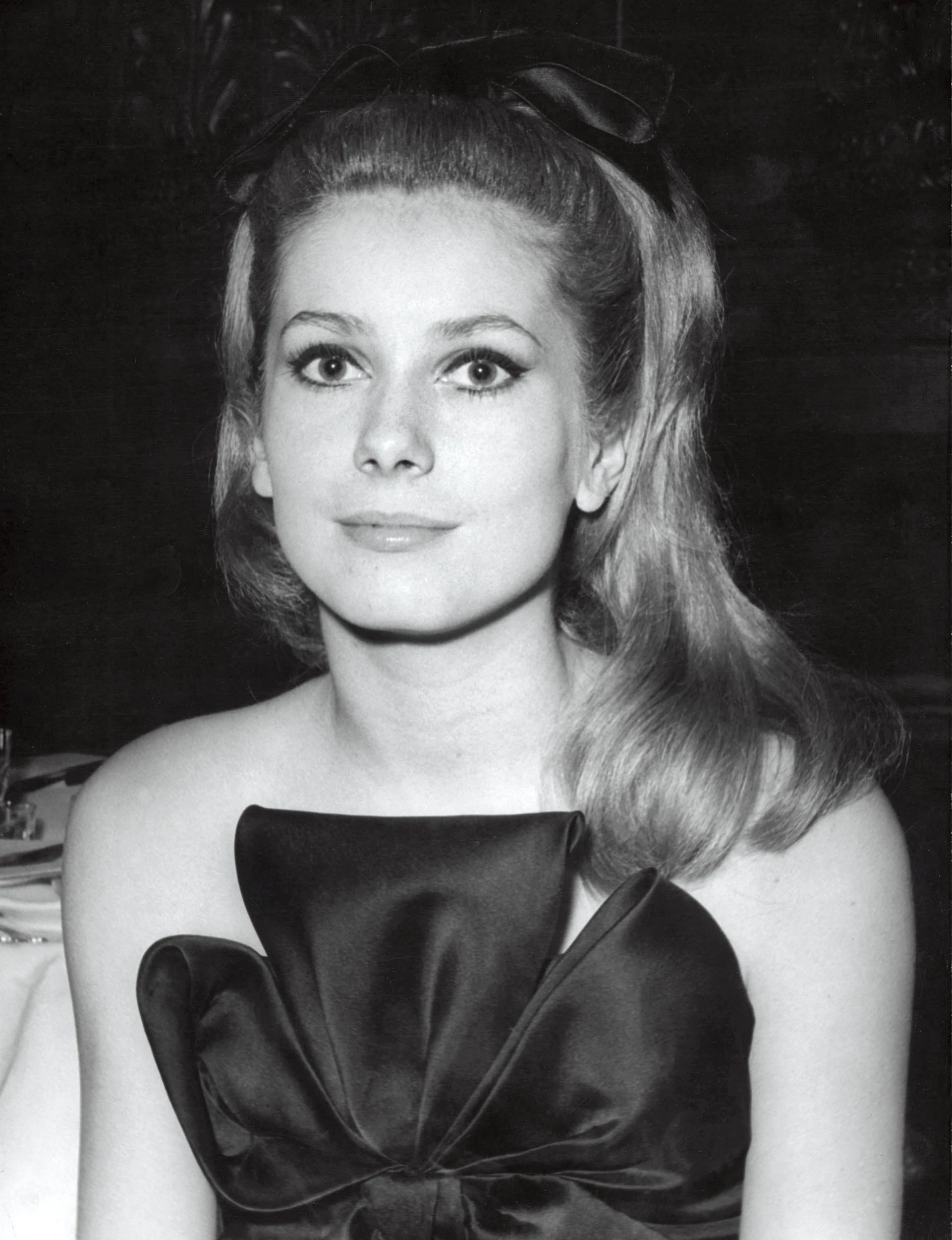 Misery: 25 unforgettable photos of Catherine Deneuve from the archives4