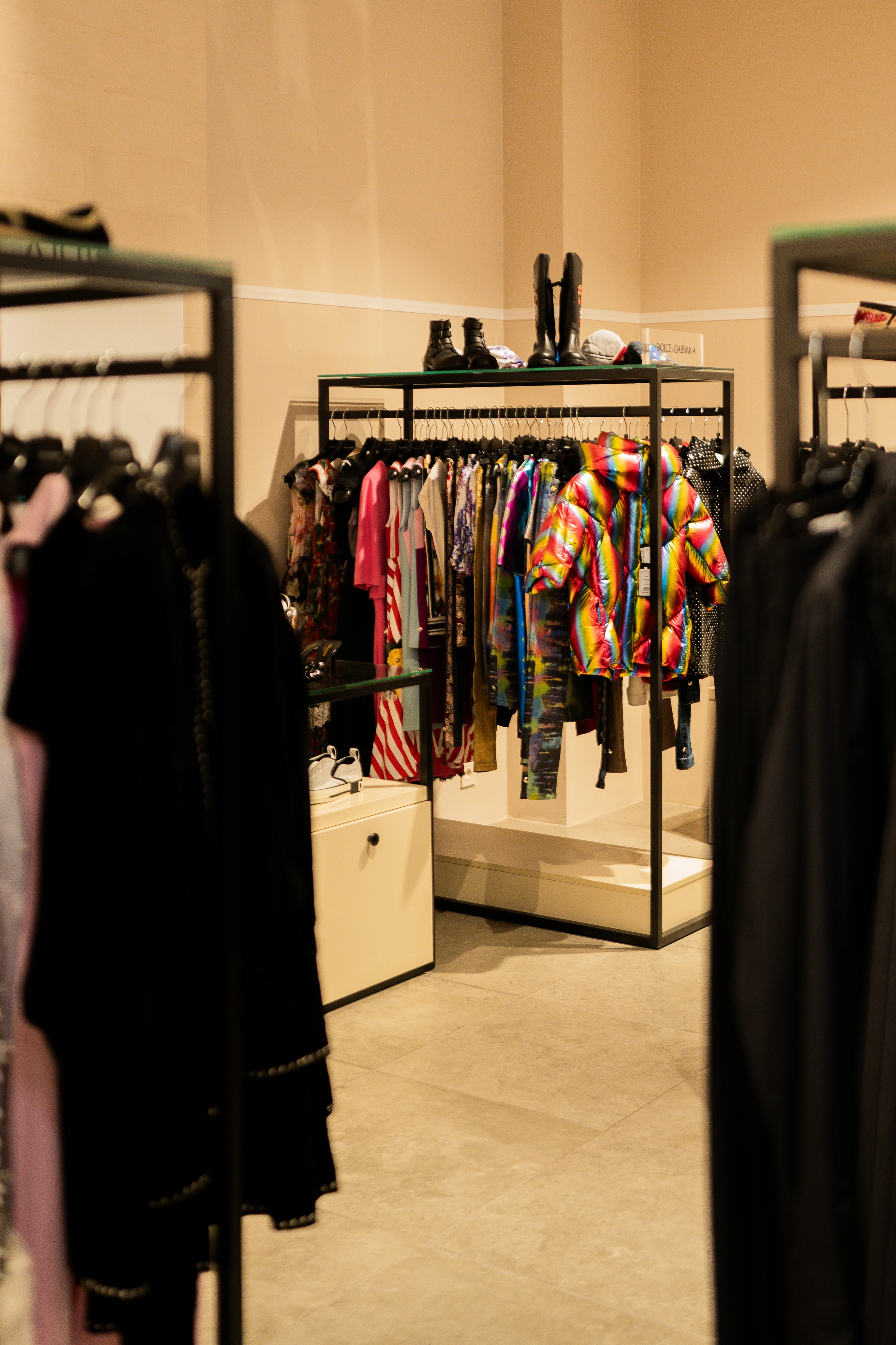 New Kyiv Spot: Retro Haven - Budget-Friendly High-End Goods Debut
2