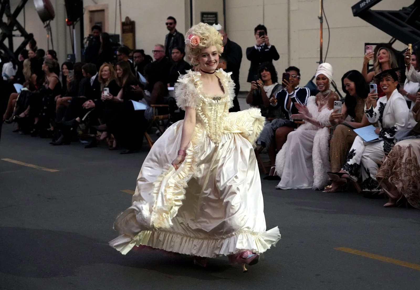 Julia Garner as Marie Antoinette on the Vogue World: Hollywood catwalk Julia Garner as Marie Antoinette on the Vogue World: Hollywood catwalk6