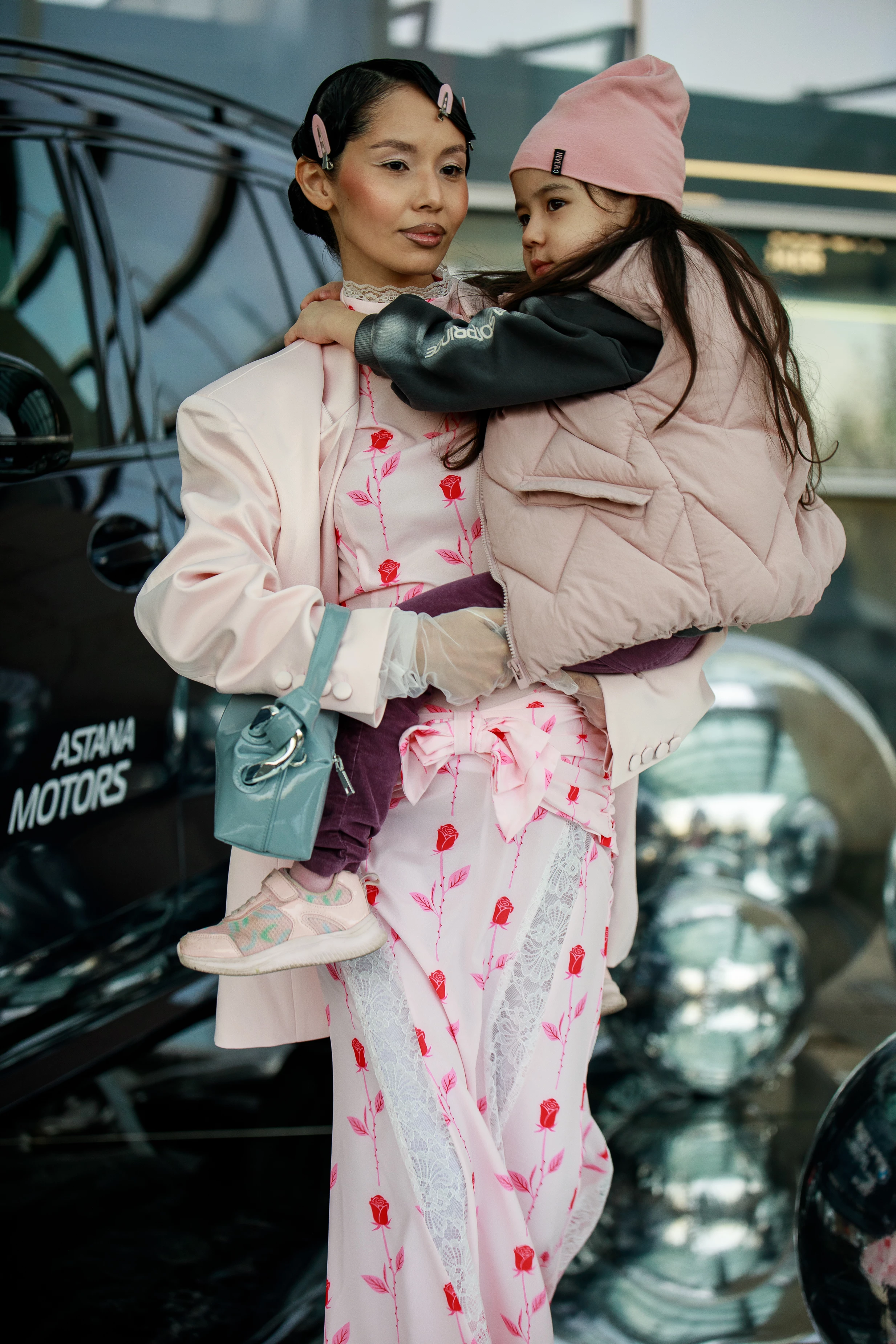 Almaty Street Fashion: What Style Mavens Wear Around Town
20