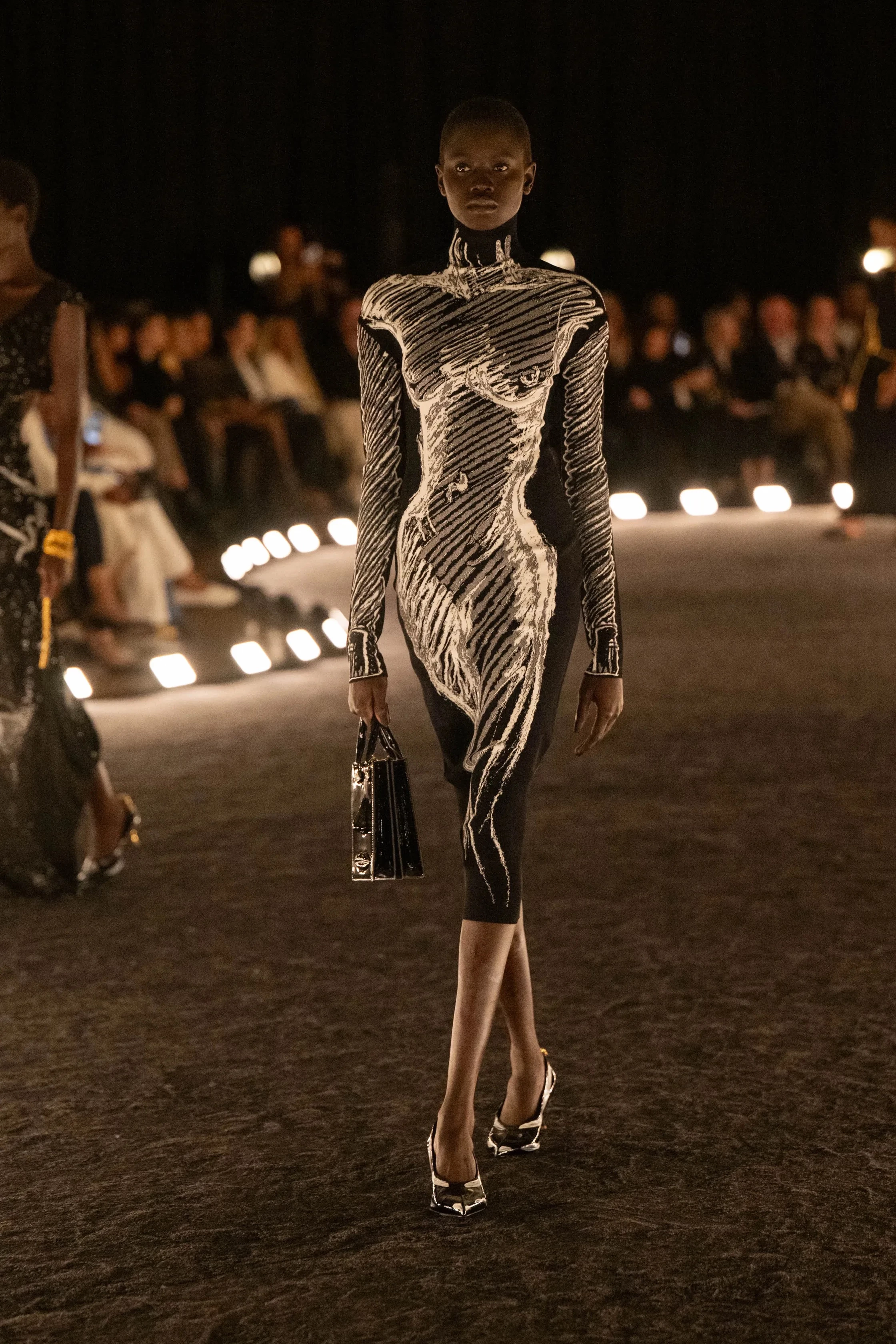A Sculpted Vision: Schiaparelli's Spring/Summer '26 Debut
3