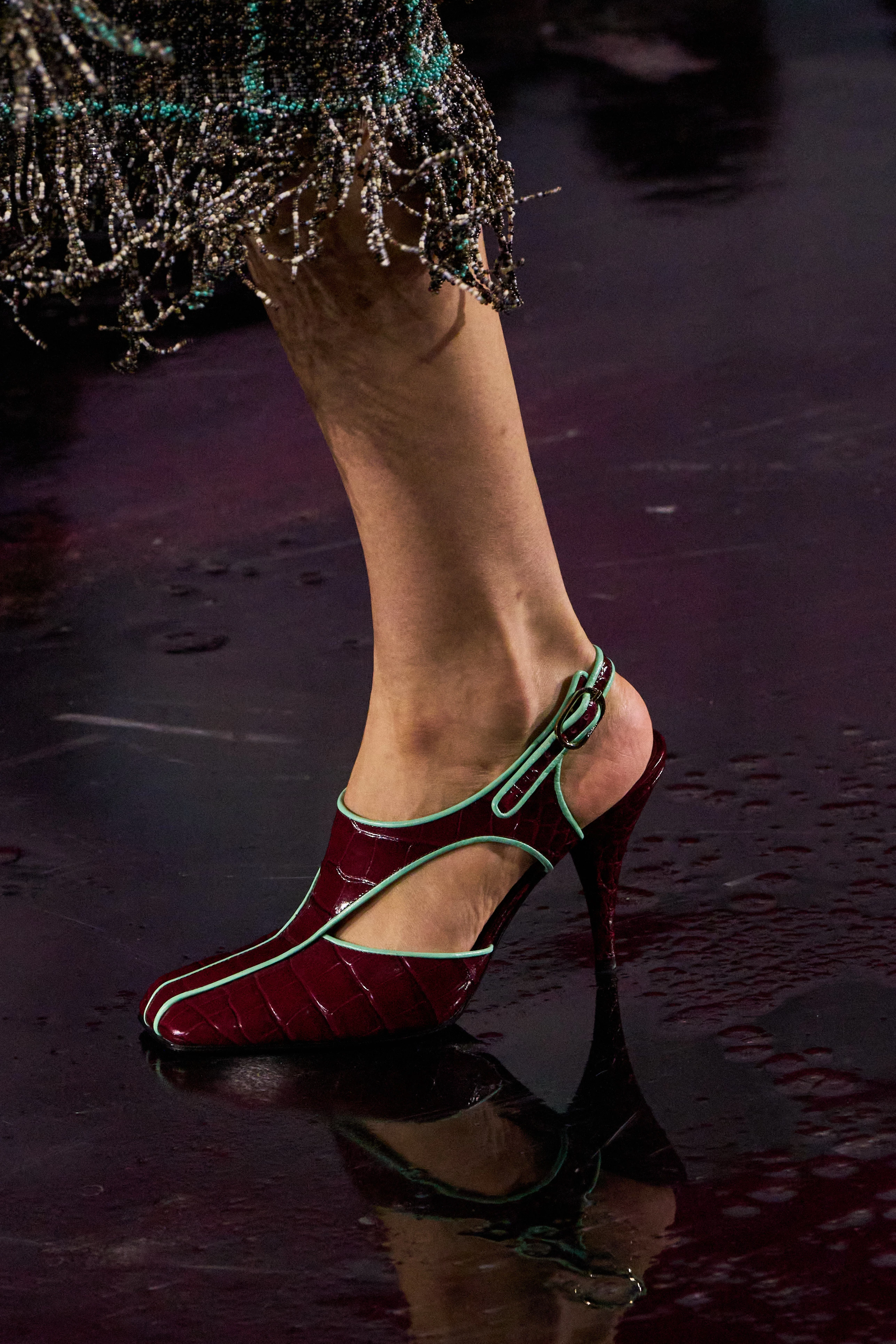 Chanel's dual-color footwear: top spring/summer 2026 shoe trend
7