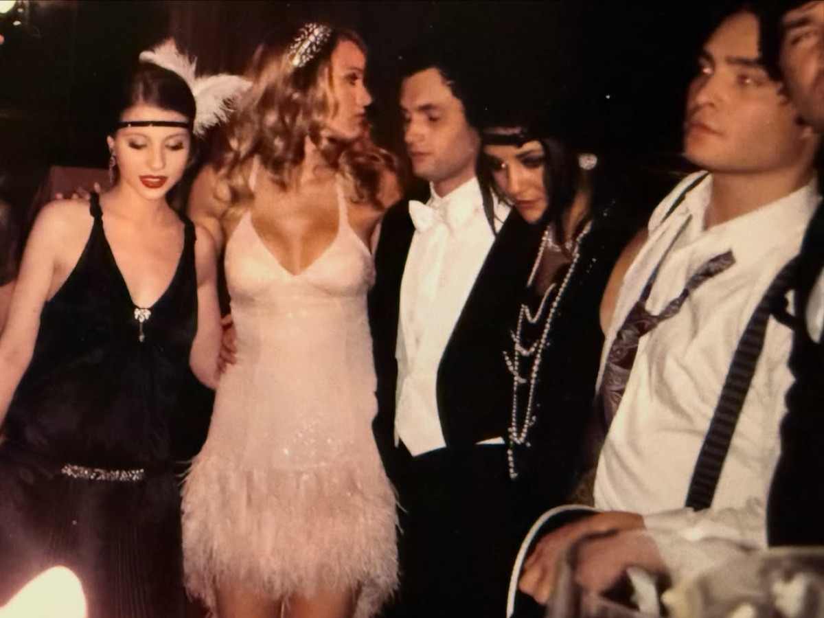 10 archival photos from the series "Gossip Girl" shared by Blake Lively1