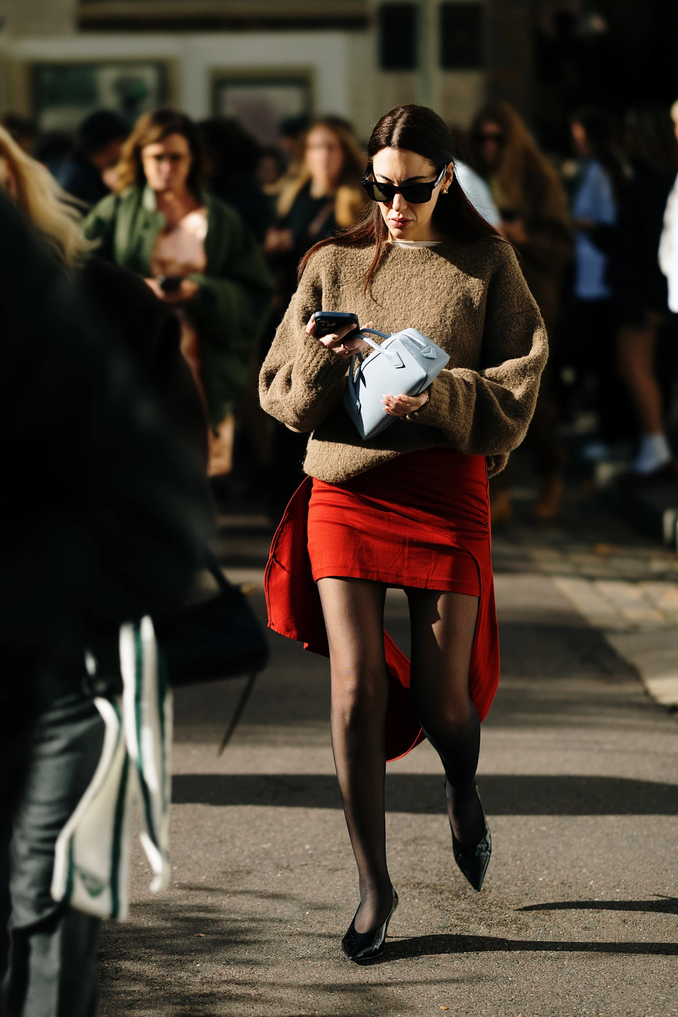 Urban Style: Brown Knitwear - Trendsetters' Guide to the Season's Key Piece and Shade
1