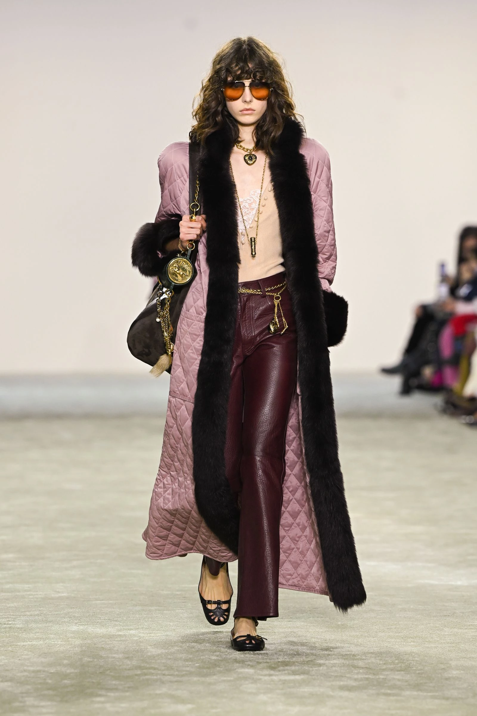 Leather Trousers: A Winter Wardrobe Essential
0