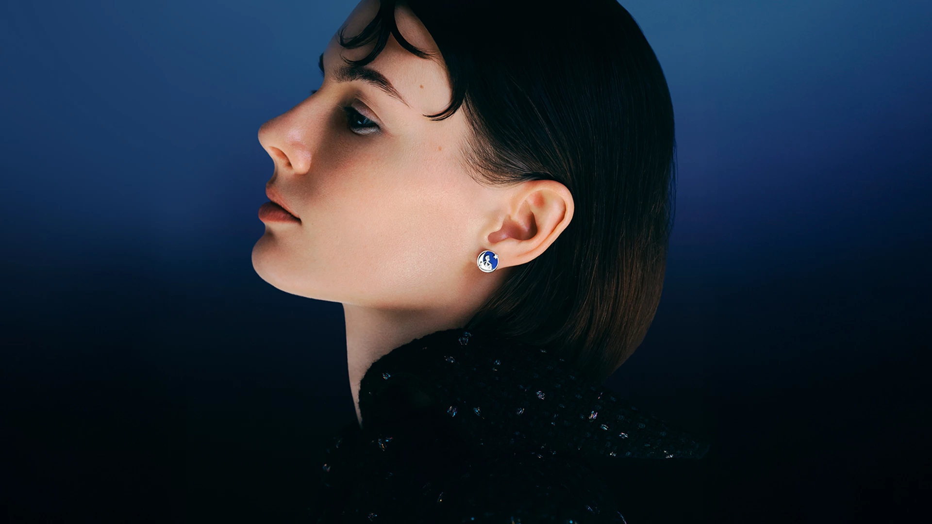 "The Little Prince" springs forth in SOVA jewelry – pure enchantment.
0