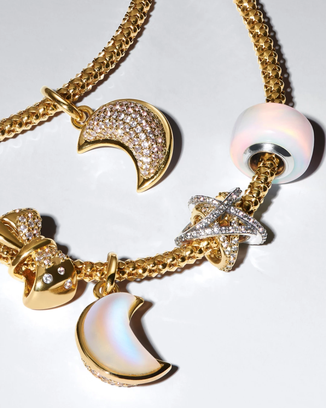 Gift-giving time arrives: Pandora unveils winter gems line.
1