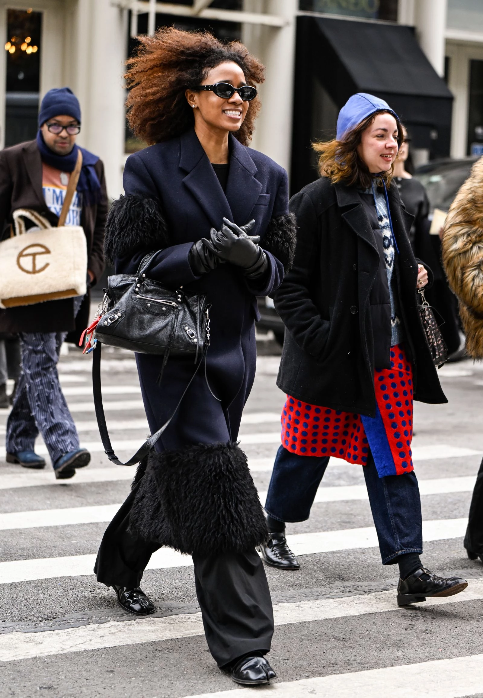 Midnight blue overcoat: 2026's top adaptable style.
2