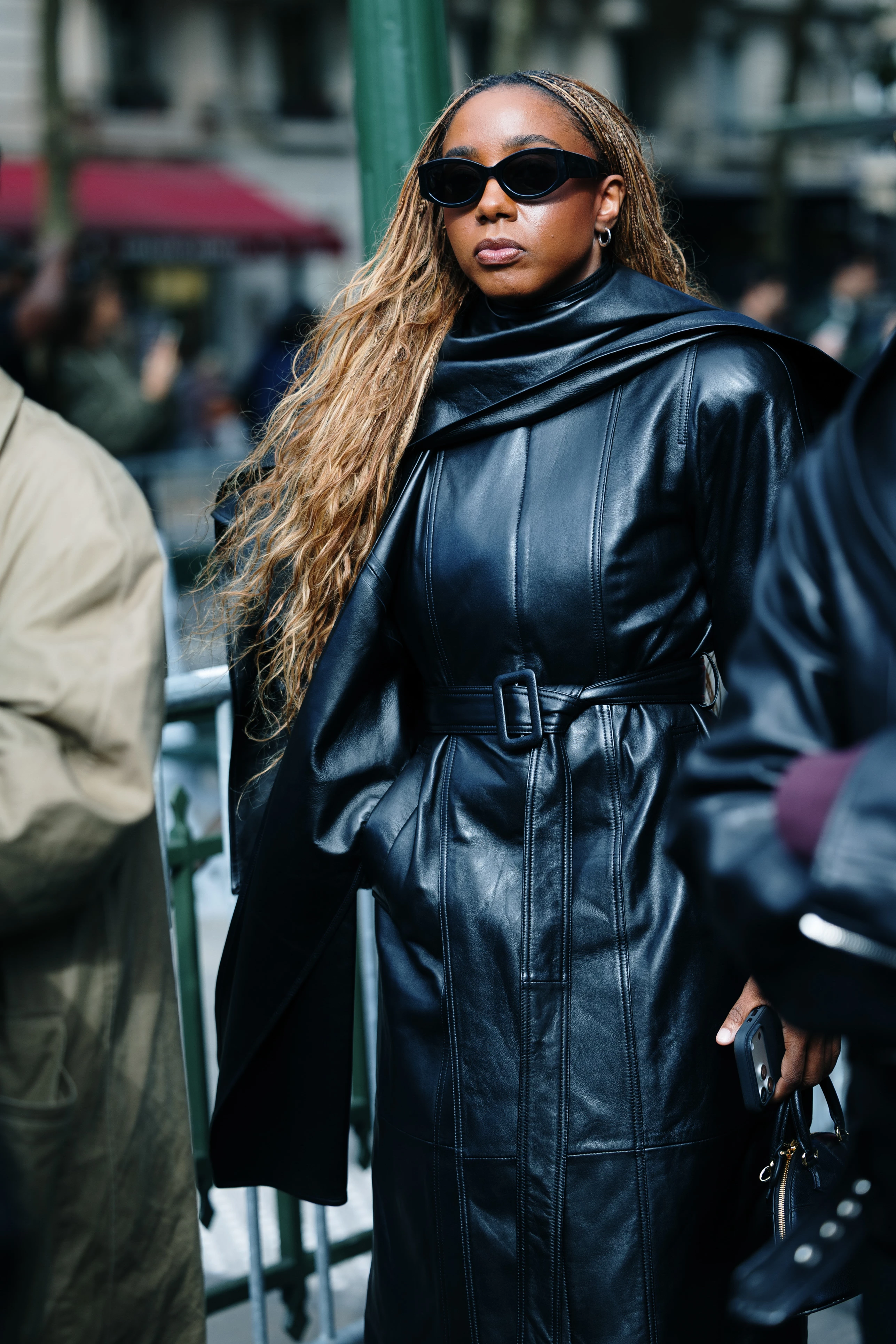 Urban Look: Leather in Dark Hues - Current Craze or Enduring Style?
11