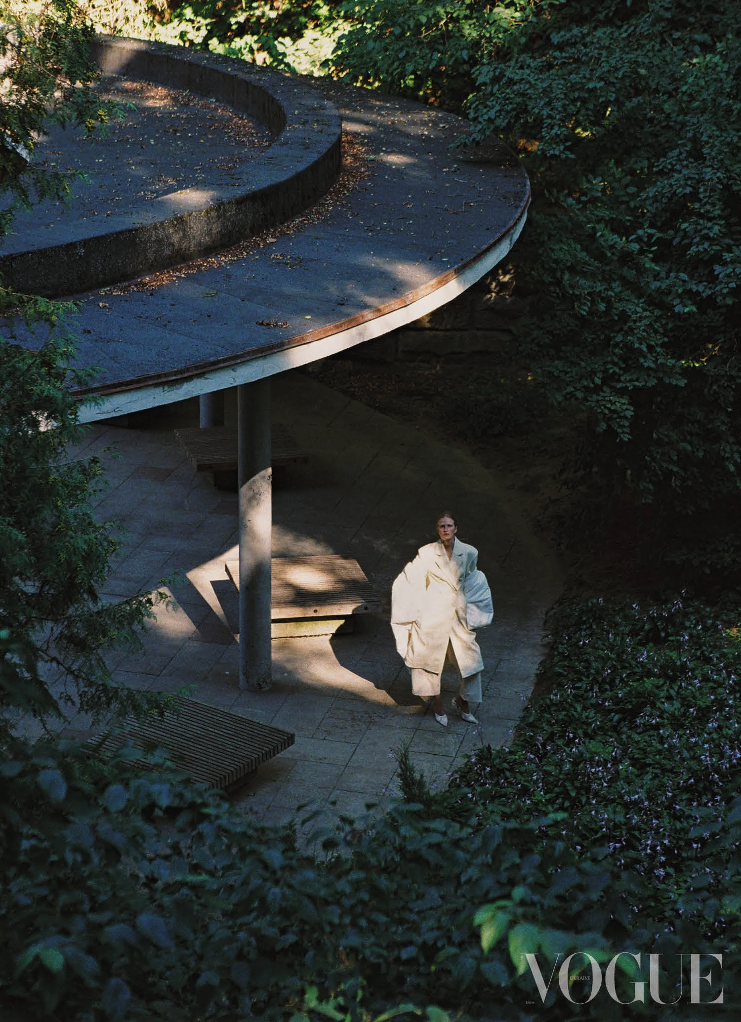 Gudu leather coat, wool coats and pants, everything – Vautrait, leather and cotton mules Magda Butrym2