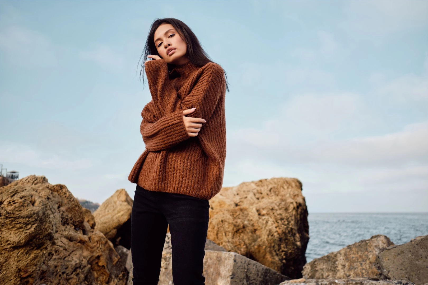 Oversized sweaters: how to wear bulky knitwear stylishly1