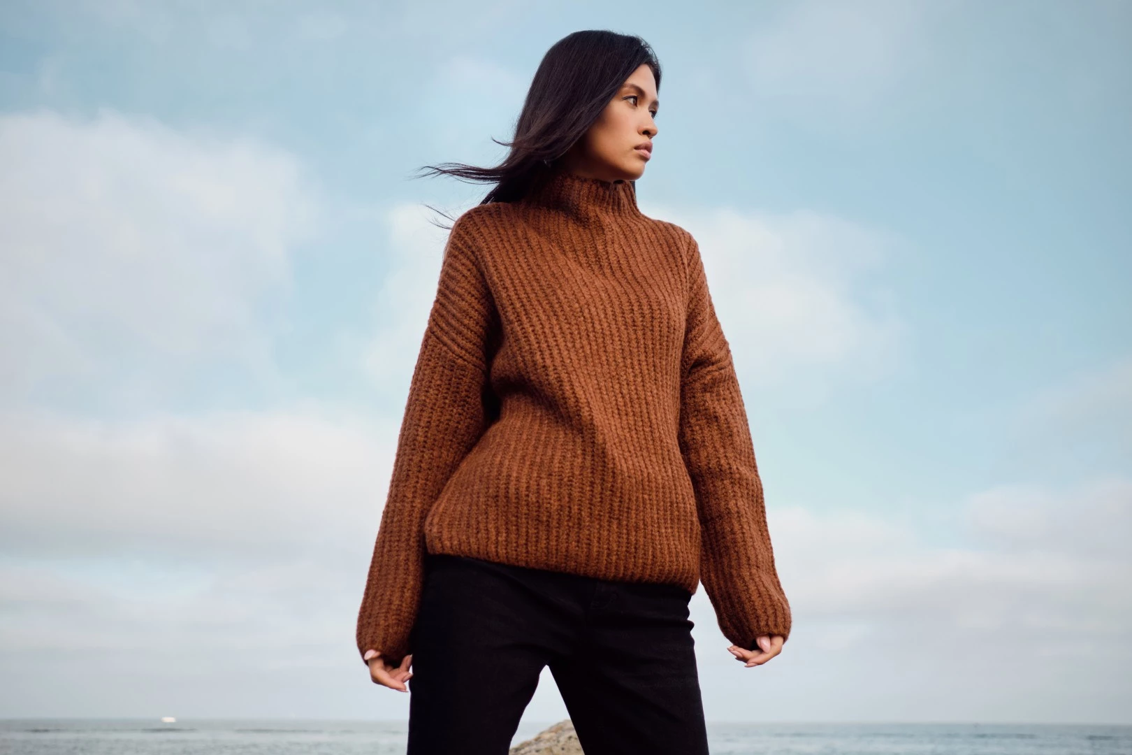Oversized sweaters: how to wear bulky knitwear stylishly2
