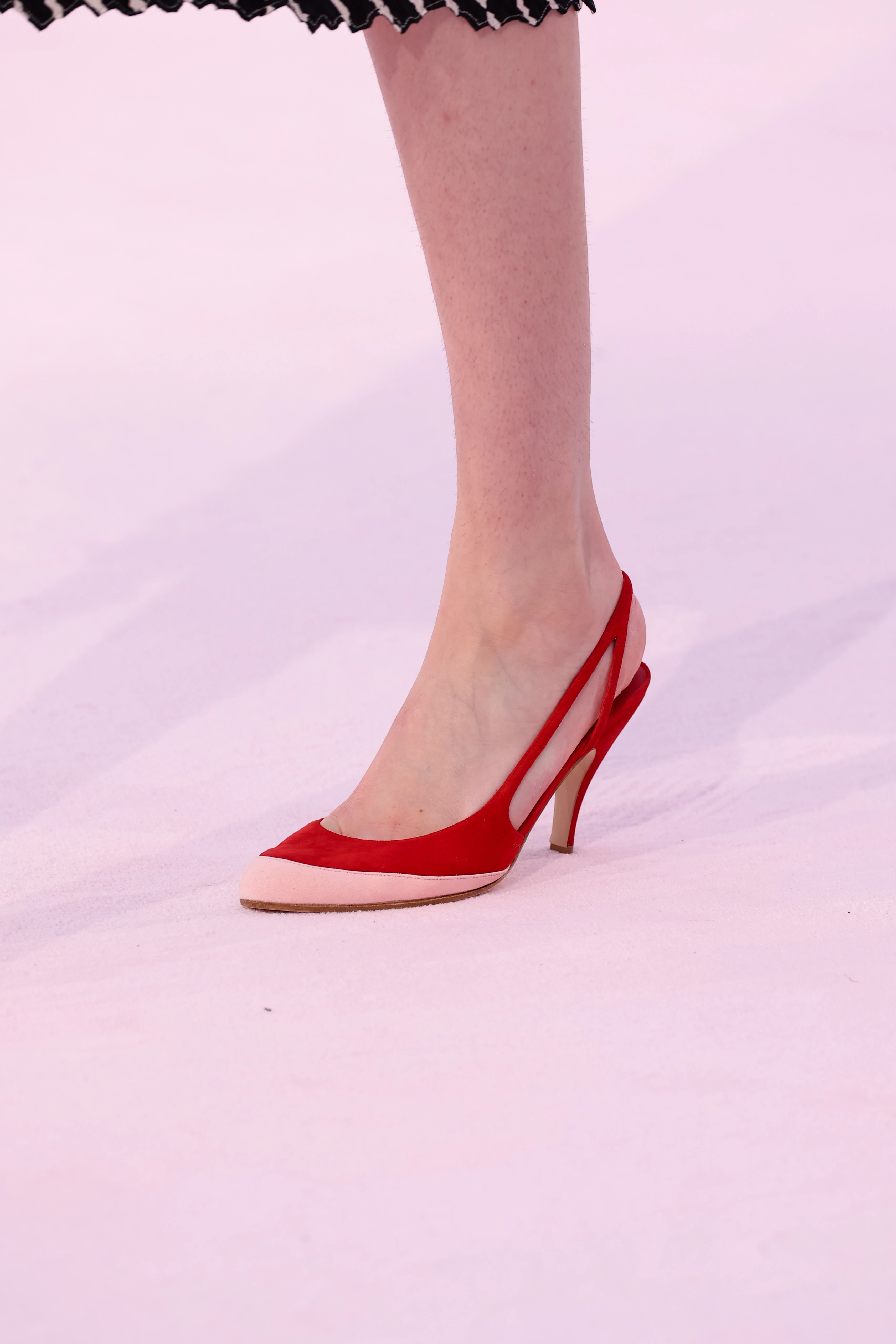 Chanel's two-tone shoes in a new interpretation - the best shoes to welcome spring8