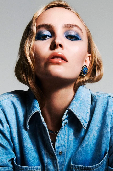 Nostalgia for the 1990s in Chanel's new makeup collection0