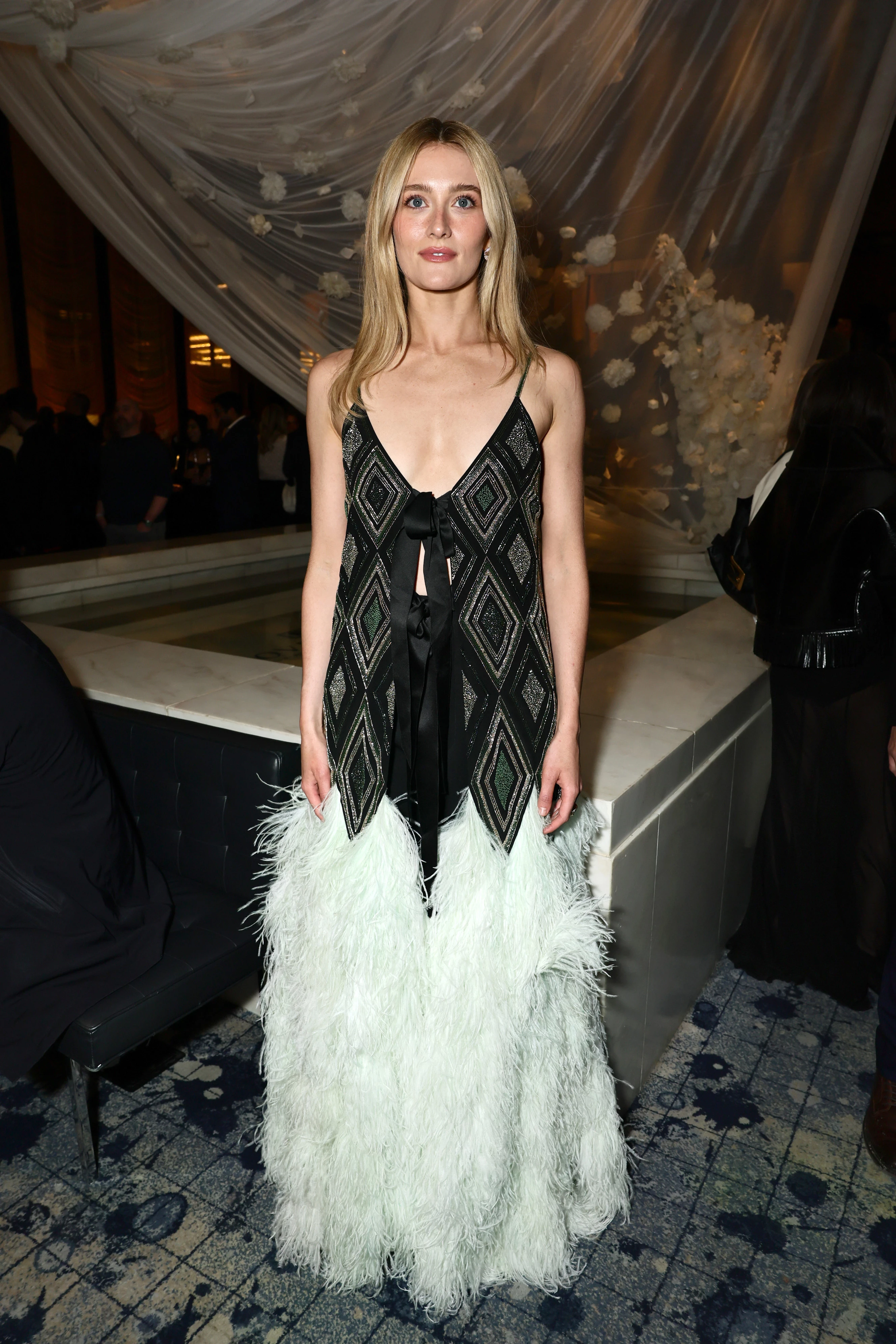 How to Reimagine Carolyn Bessette-Kennedy's Wardrobe: The Example of Actress Sarah Pidgeon6