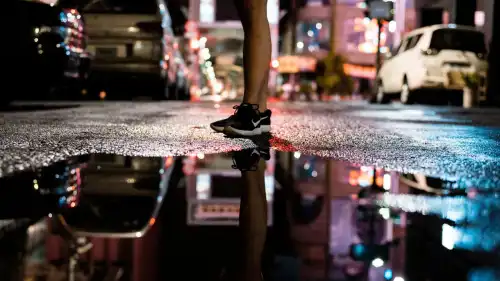 Why do Japanese women have “crooked” legs?