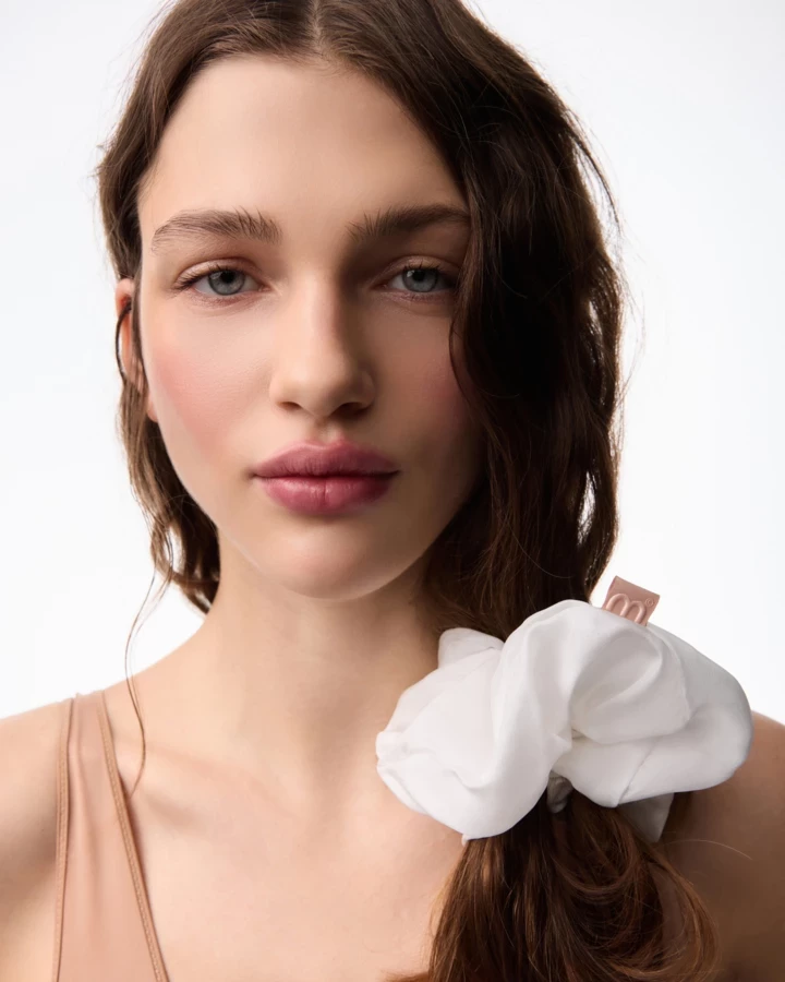 VOGUE UA To Do List: item #10. Grow luxurious hair6