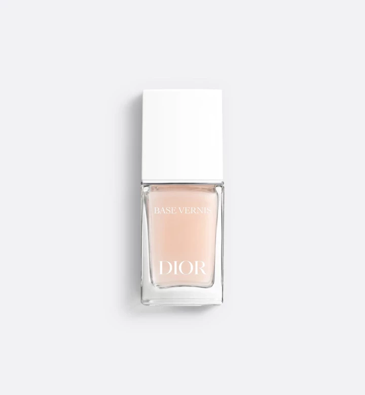 Foggy French – a manicure you definitely want to try0