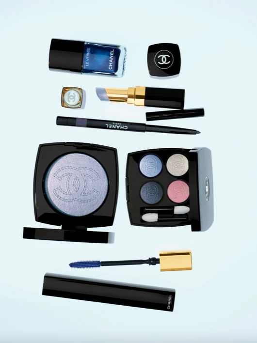 Nostalgia for the 1990s in Chanel's new makeup collection6