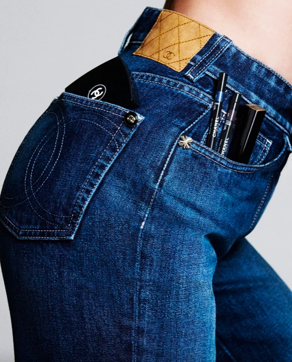 Nostalgia for the 1990s in Chanel's new makeup collection1