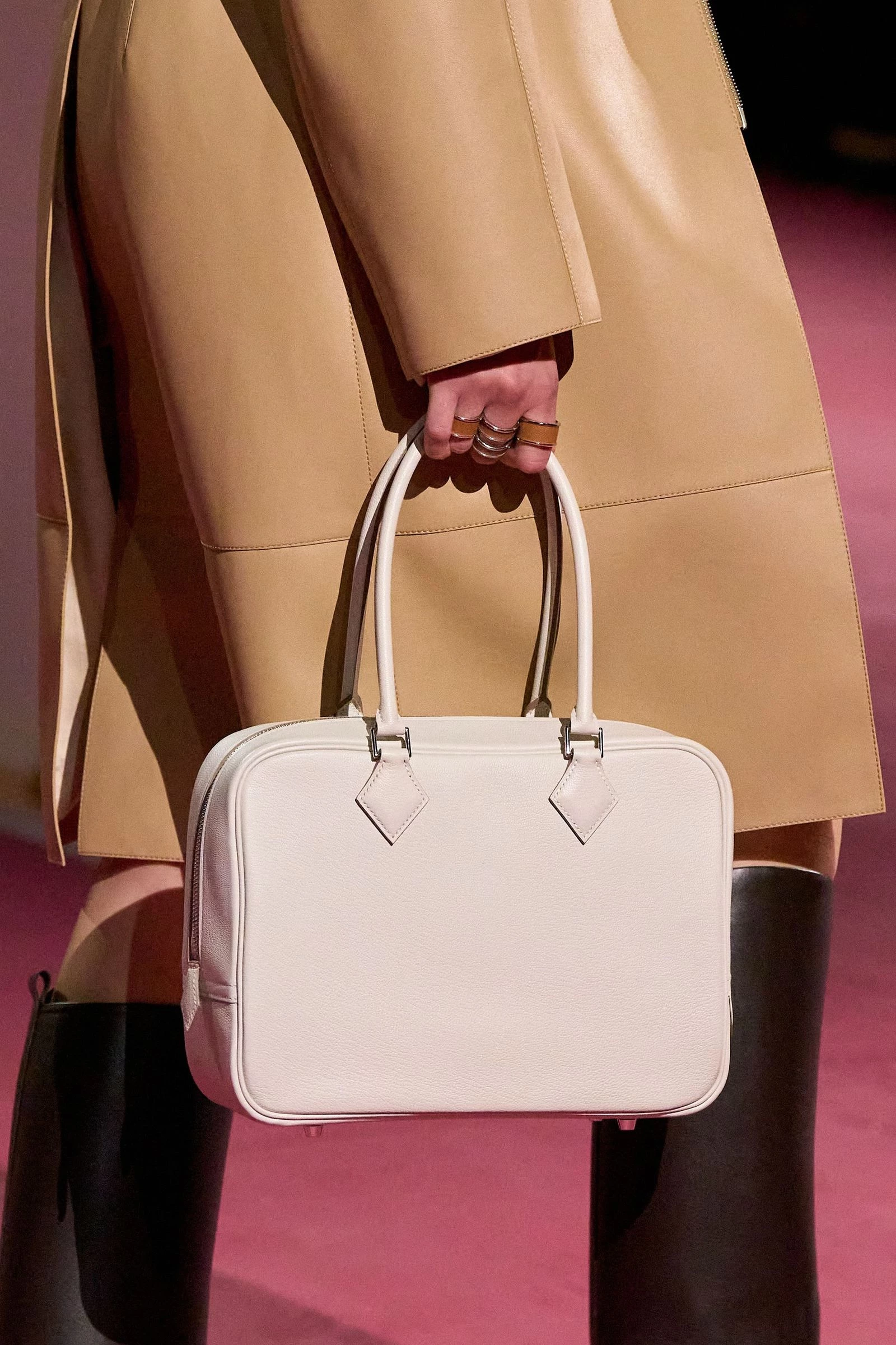 The Satchel is the most practical bag of 2026: how the doctor bag became fashionable again3