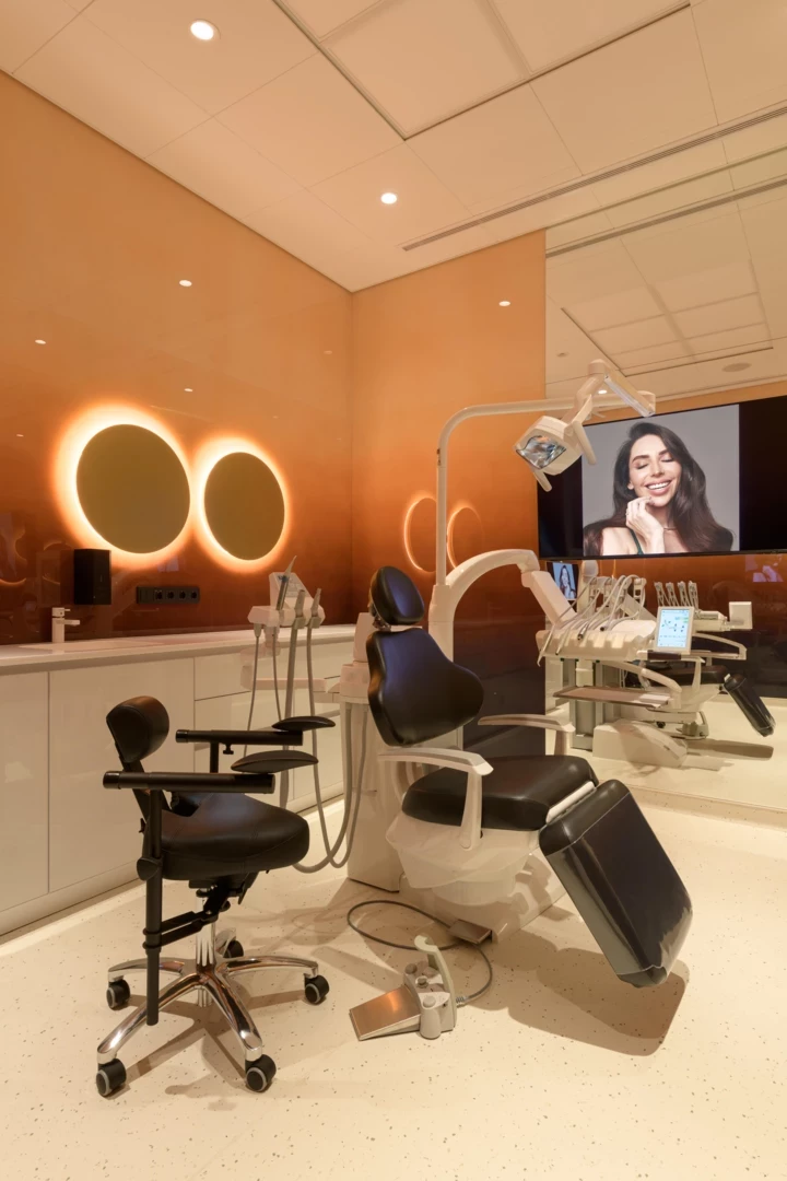 VOGUE UA To Do List: item #7. Restore your smile7