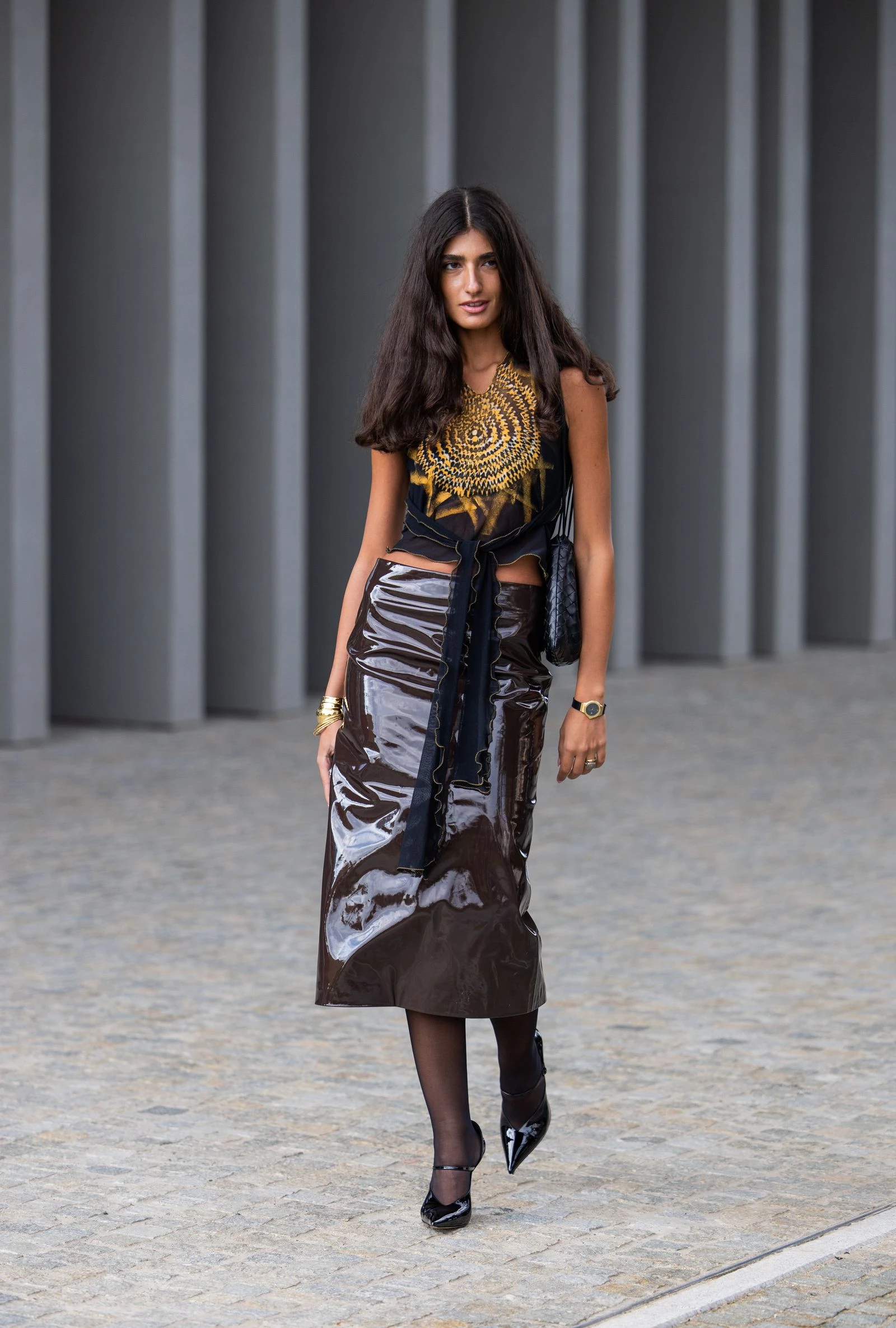 A patent leather skirt is something that should appear in your wardrobe this year8