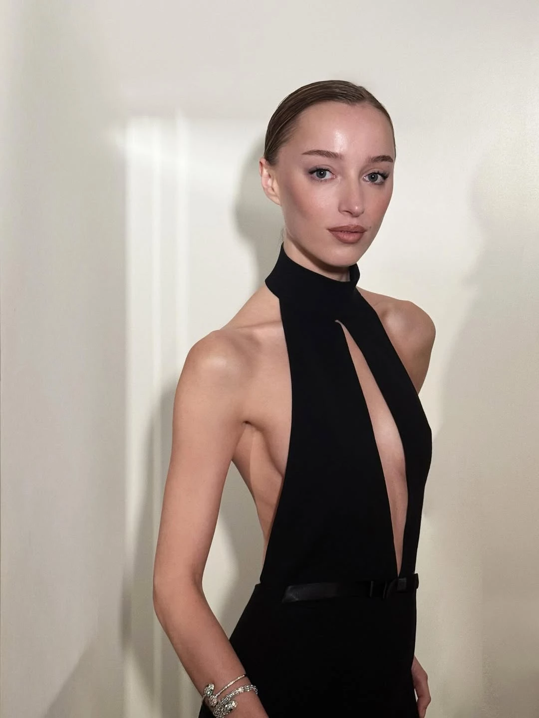 Bored of your bob? Phoebe Dynevor shows you how to change your hairstyle in seconds0