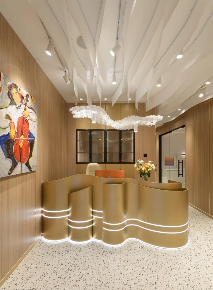 VOGUE UA To Do List: item #7. Restore your smile3