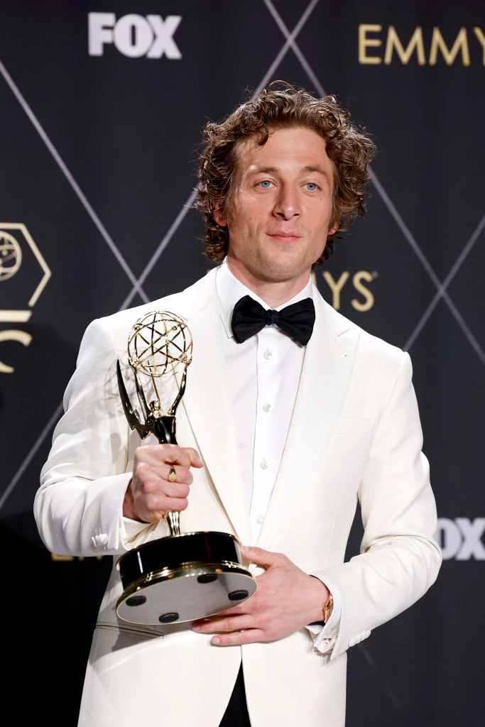 What you need to know about Jeremy Allen White, star of the series "Bear"0