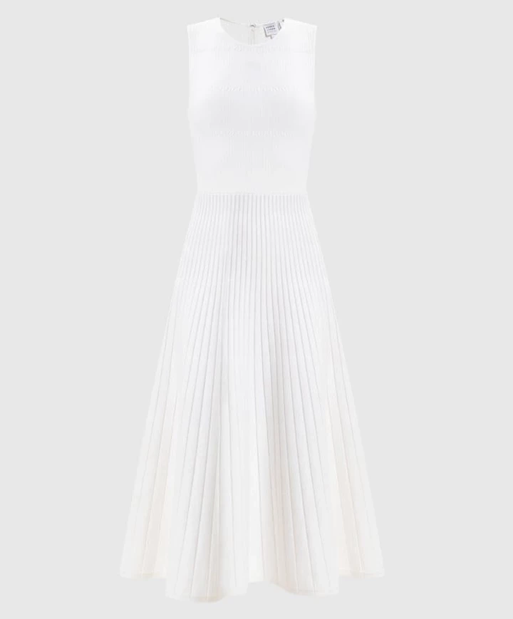 These are the most fashionable spring dresses that famous fashionistas are choosing right now.3